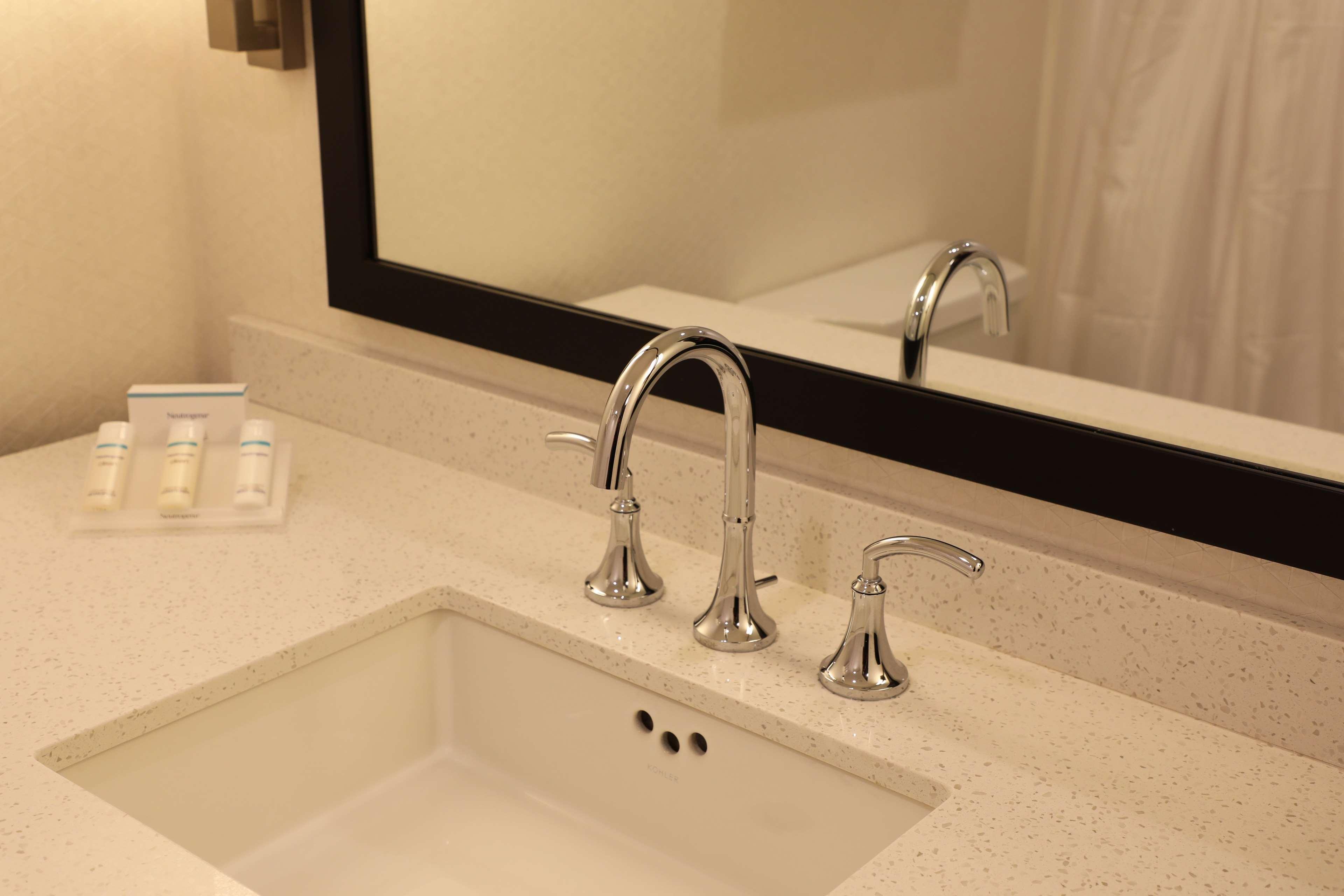 Hilton Garden Inn Austin Airport Extérieur photo