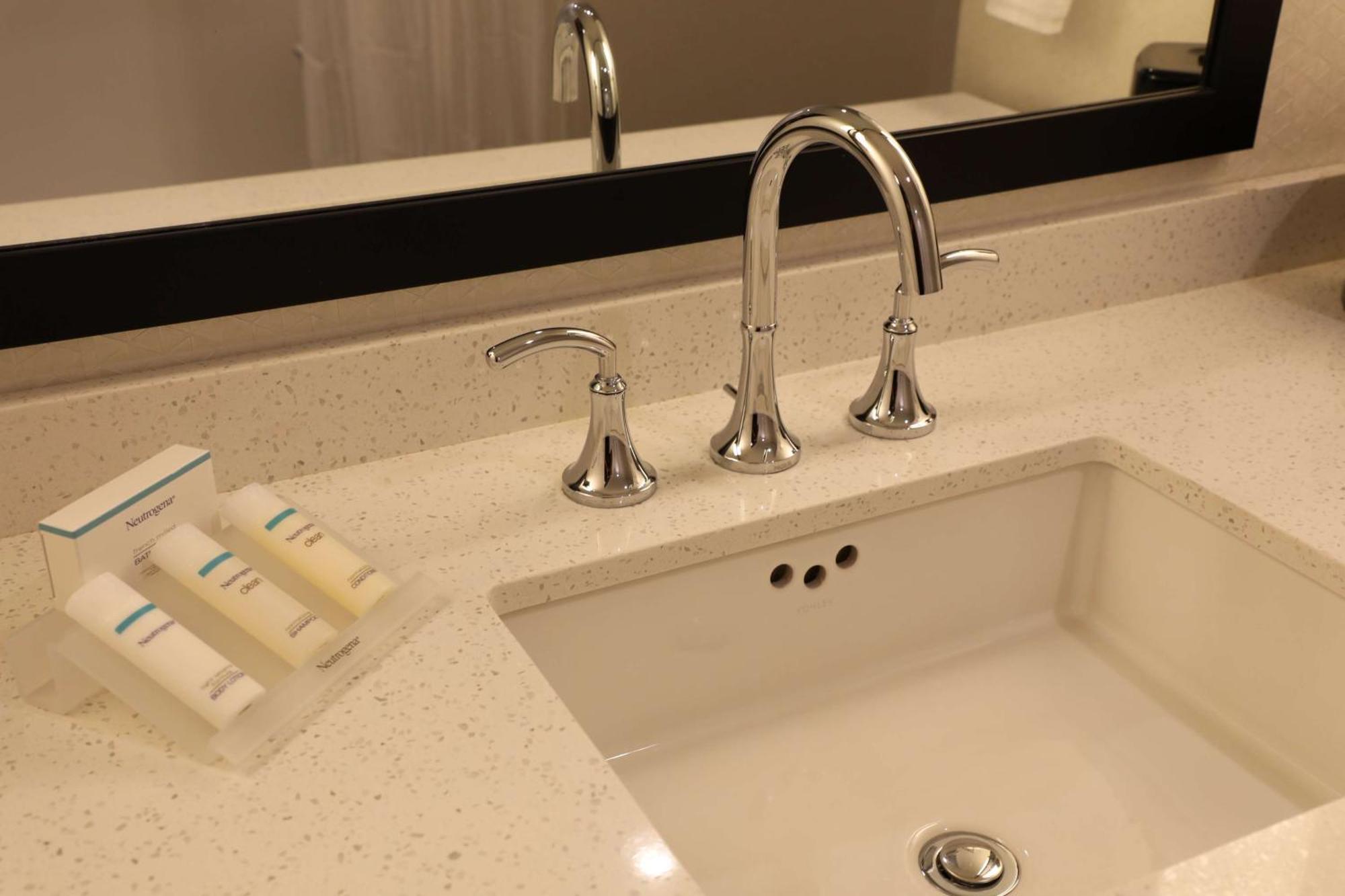 Hilton Garden Inn Austin Airport Extérieur photo